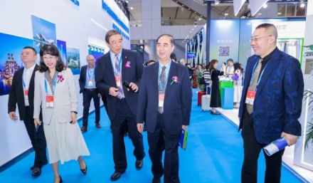 第二届高交会-C³未来建筑大会在深圳国际会展中心开幕